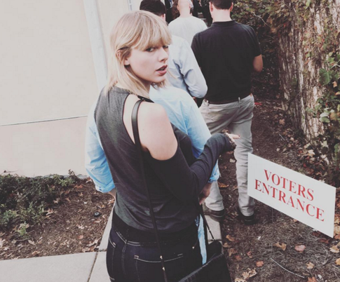 Компенсация по делу о сексуальных домогательствах Тейлор Свифт составила $1