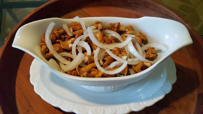 Маринованные лисички