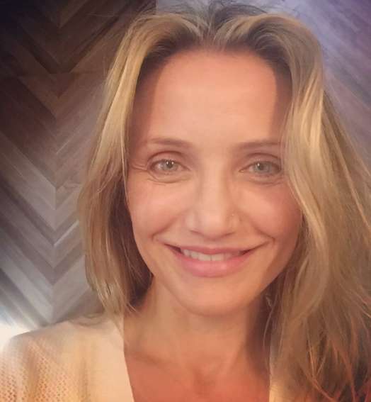 Даже сейчас Кэмерон Диаз не боится делать селфи без макияжа