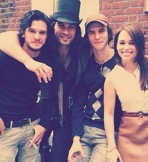 Ходили слухи, что у Кита Харингтона и Эмилии Кларк на съемках завязался роман