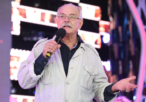 Никита Михалков открыл «новых Ди Каприо и Ахеджакову»