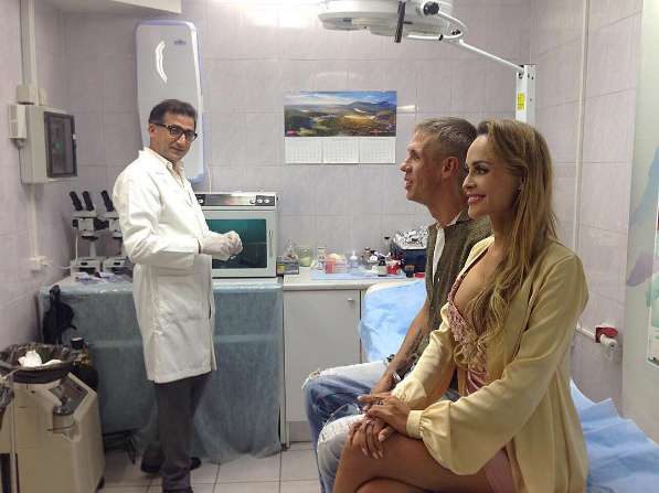 Алексей Панин и Анна Калашникова у пластического хираргу