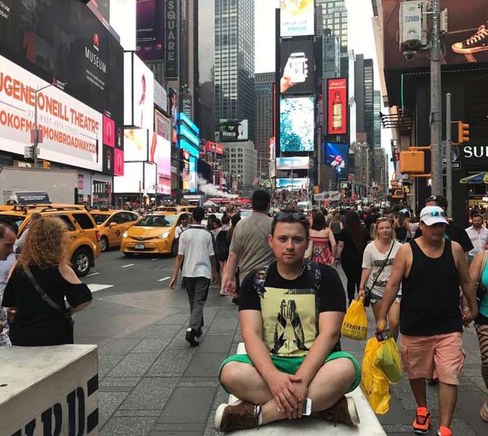 Супруги посетили Лос-Анджелес, Санта-Барбару, заехали в Нью-Йорк Супруги посетили Лос-Анджелес, Санта-Барбару, заехали в Нью-Йорк