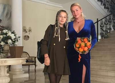 Анастасия Волочкова с дочкой