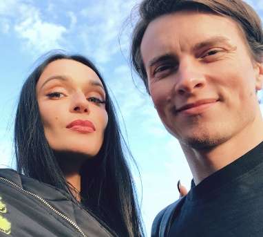 Алена Водонаева и Алексей Косинус