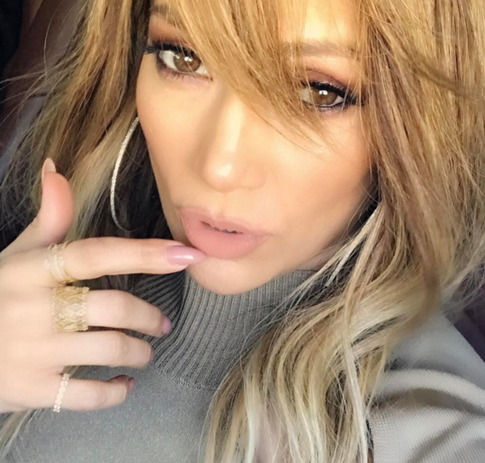 Овал лица поможет исправить парикмахер