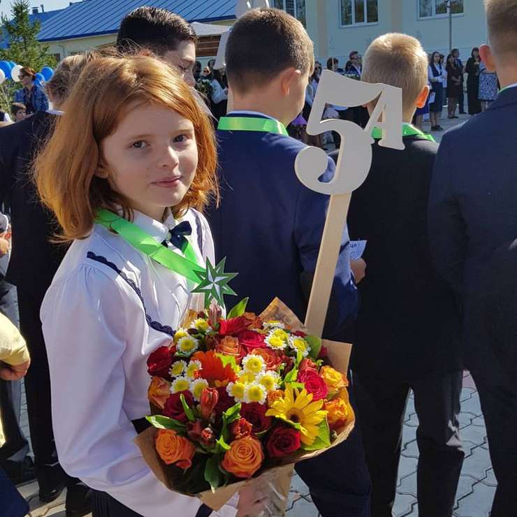 Дочь Анны Чуриной и режиссера Алексея Петрухина Ксения растет талантливой актрисой