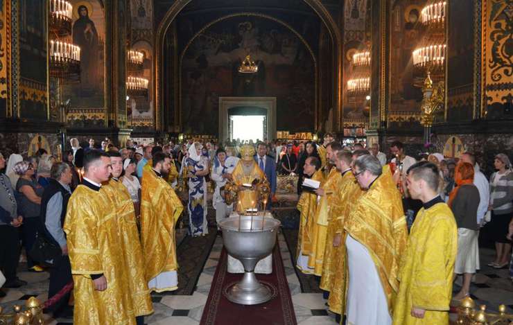 Максакова крестила младшего сына в Киеве