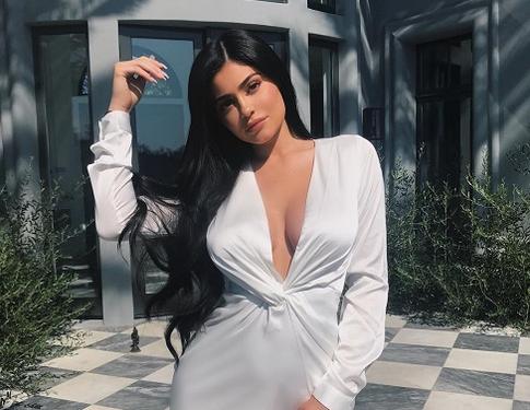 Западные СМИ оповестили о беременности Кайли Дженнер