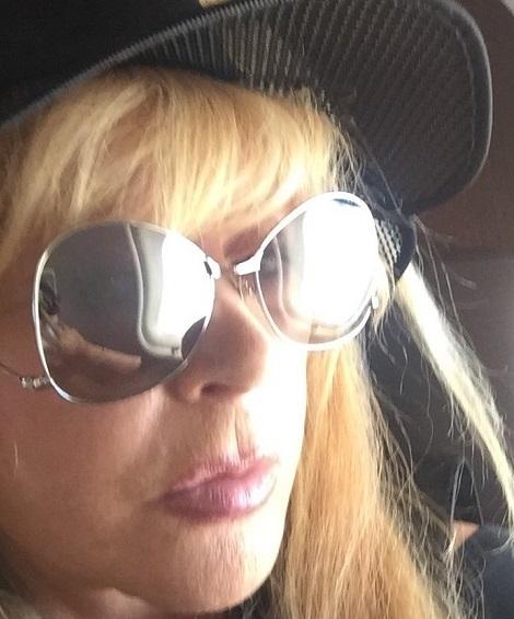 Алла Пугачева продемонстрировала ноги в дерзком мини