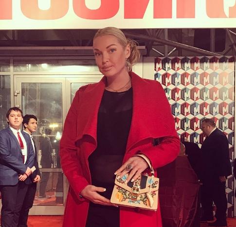 41-летняя Волочкова выложила фото без макияжа