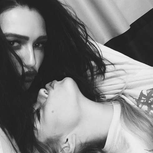 Почему без парней? - удивляются подписчики