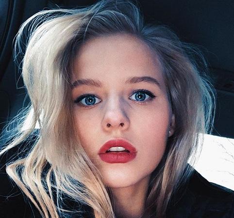 Подписчики Александры Бортич зло шутят над внучкой Михалкова