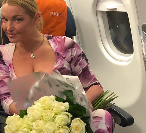 Анастасия Волочкова показала щедрого на подарки возлюбленного