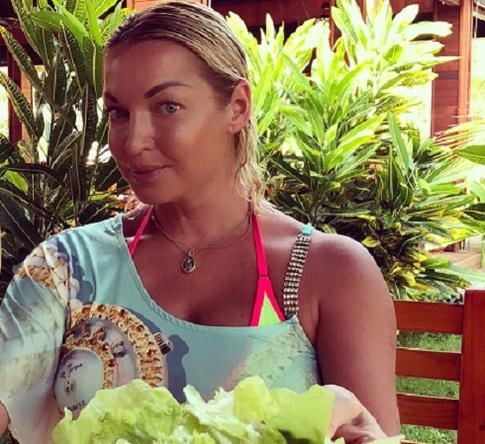 И снова голая Волочкова