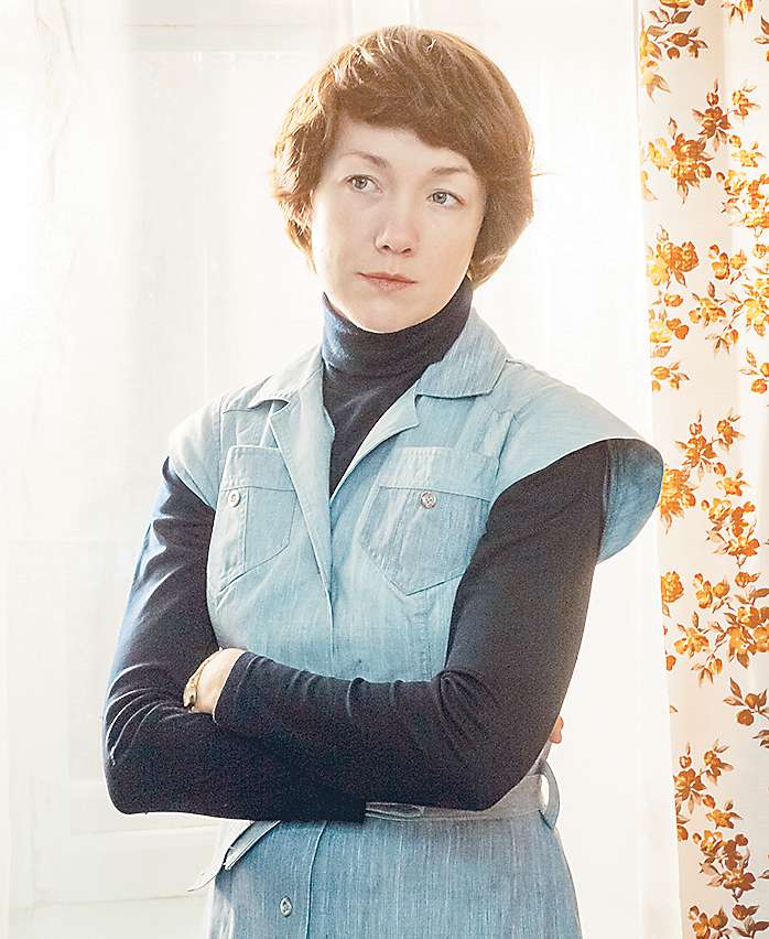 Действие сериала «Икра» происходит в 70-е годы. Нужно признать, что актрисе идеально подошел образ из того времени.