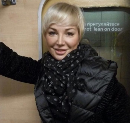 Мария Максакова не спешит к парализованному отцу