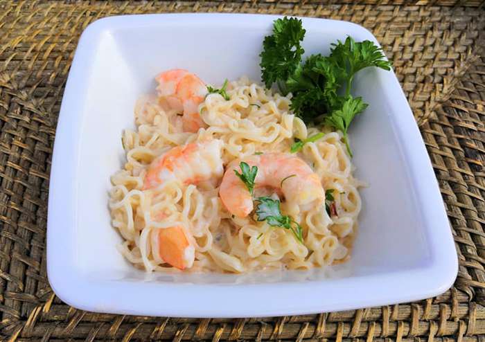 Китайская лапша с креветками