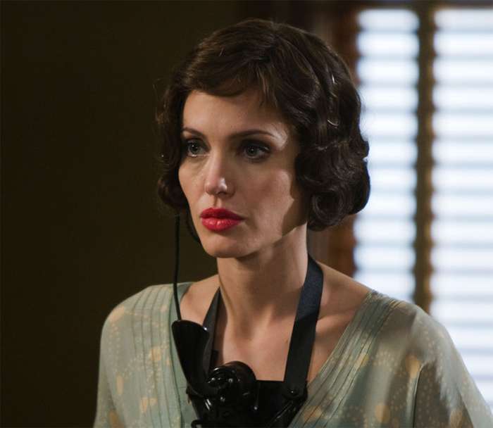 Анджелина Джоли