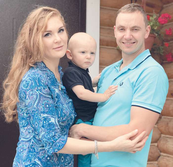 Лена Семенова с мужем Константином и сыном Львом
