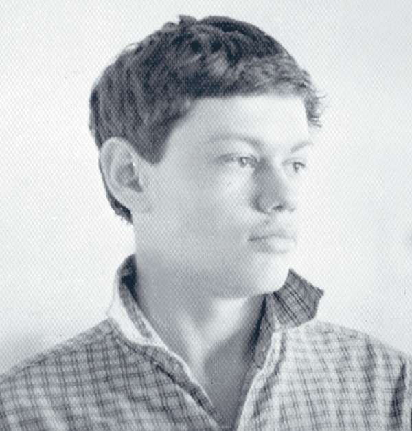 Юный Коля Караченцов — выпускник школы-студии МХАТ