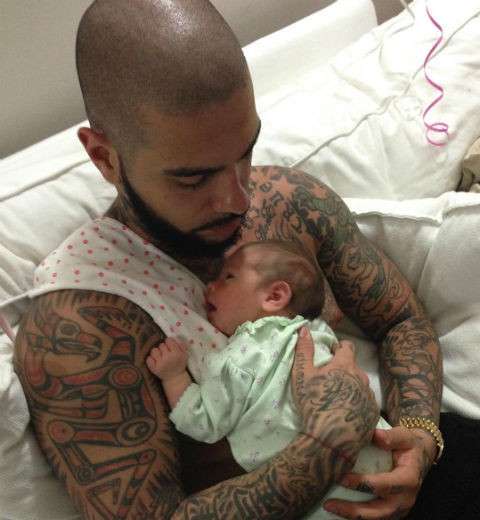 Тимати - заботливый отец