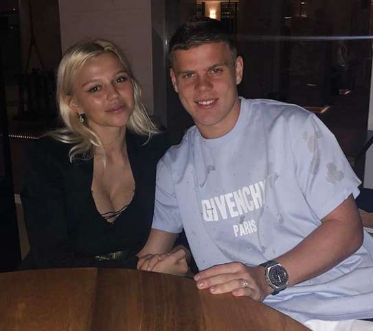 Александр Кокорин и Дарья Валитова вместе уже четыре года. В 2017 году у пары родился сын