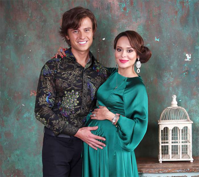 А потом женился на юной старлетке Анне Калашниковой А потом женился на юной старлетке Анне Калашниковой