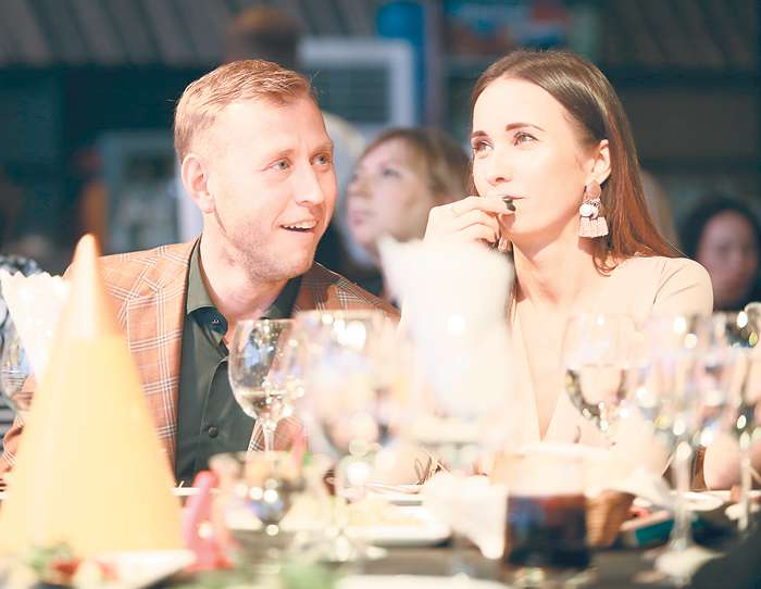 Михаил Тарабукин с девушкой