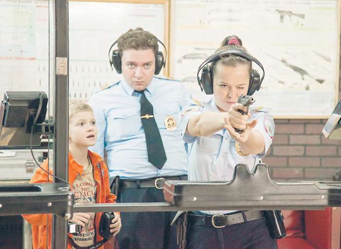 Почти весь сериал был снят там, где проходят службу сотруднии конной полиции