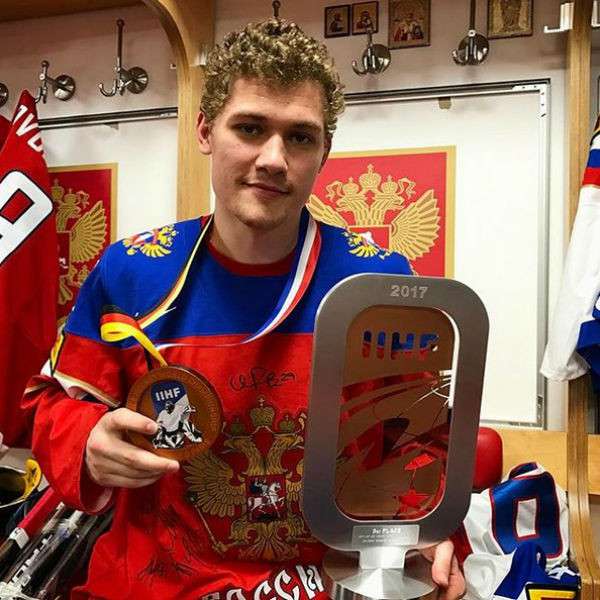 Хоккеист Андрей Миронов