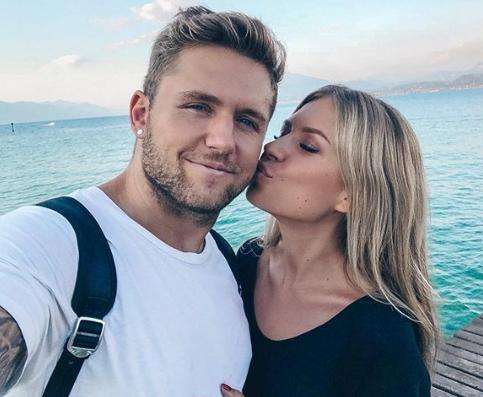 Семейная идиллия Риты и Влада Соколовского разрушилась после того, как стало известно об изменах мужа Семейная идиллия Риты и Влада Соколовского разрушилась после того, как стало известно об изменах мужа