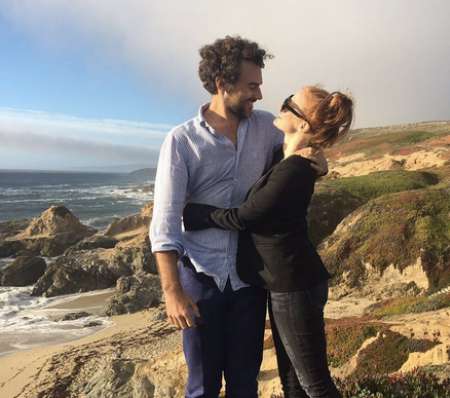 Избранник Джессики, который в итоге стал ее мужем, далек от мира кино. Джан Лука Пасси ди Препозуло успешно занимается фэшн-бизнесом Избранник Джессики, который в итоге стал ее мужем, далек от мира кино. Джан Лука Пасси ди Препозуло успешно занимается фэшн-бизнесом