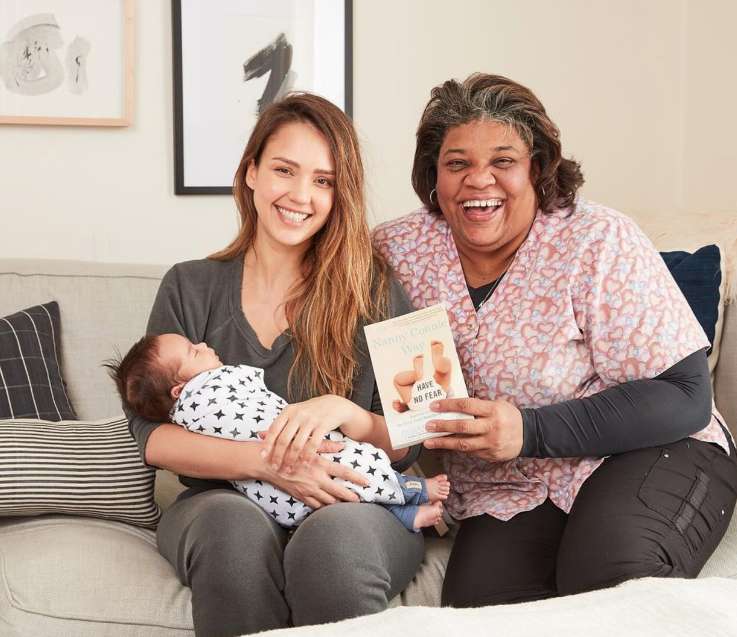 Джессика Альба с ребенком и няней Конни