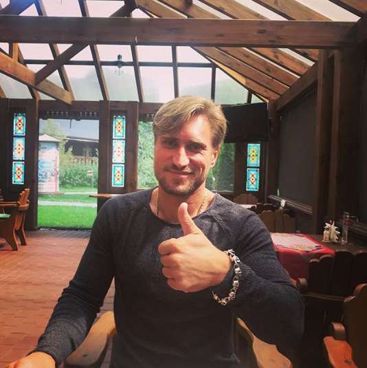 Денис Лебедев