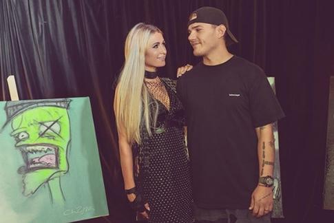 Пэрис Хилтон перенесла свадьбу из-за стресса