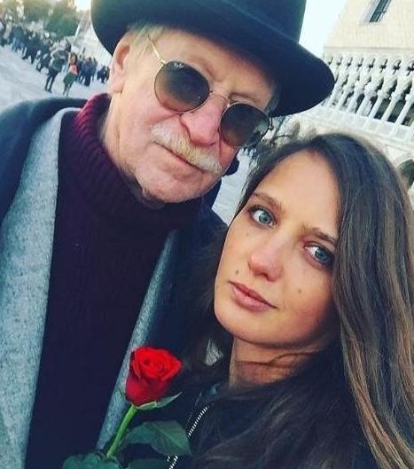 Теперь официально: Краско подал заявление на развод‍ с молодой женой