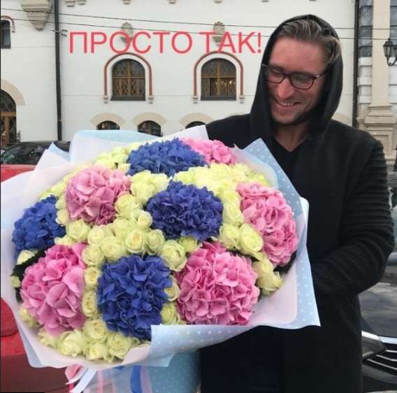 Бузова проигнорировала подарок экс-избранника Бузова проигнорировала подарок экс-избранника