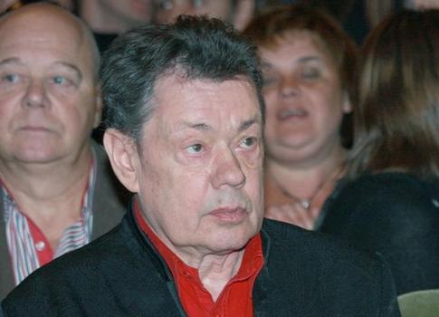 Караченцов сильно ослаб после воспаления легких