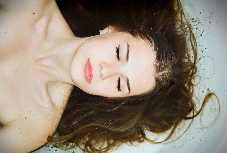 Ею хорошо мыть волосы Ею хорошо мыть волосы