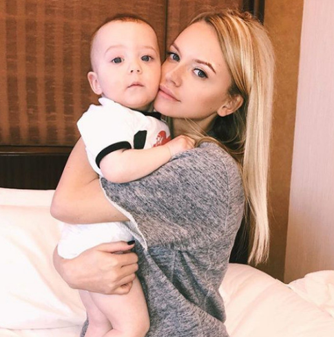 Суд отказал Кержакову в праве забрать ребенка на период развода