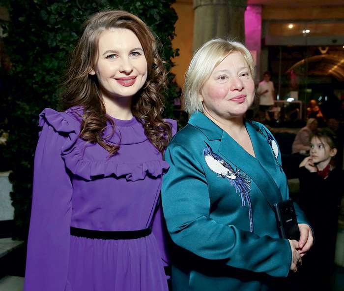 Анна Цуканова-Котт с мамой Анна Цуканова-Котт с мамой