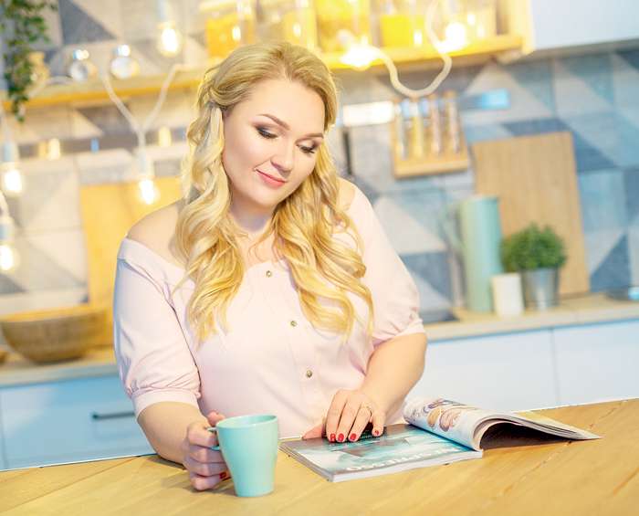 Получив приглашение Натальи Еприкян стать актрисой в Comedy Woman, Надежда переехала из далекой Якутии в Москву