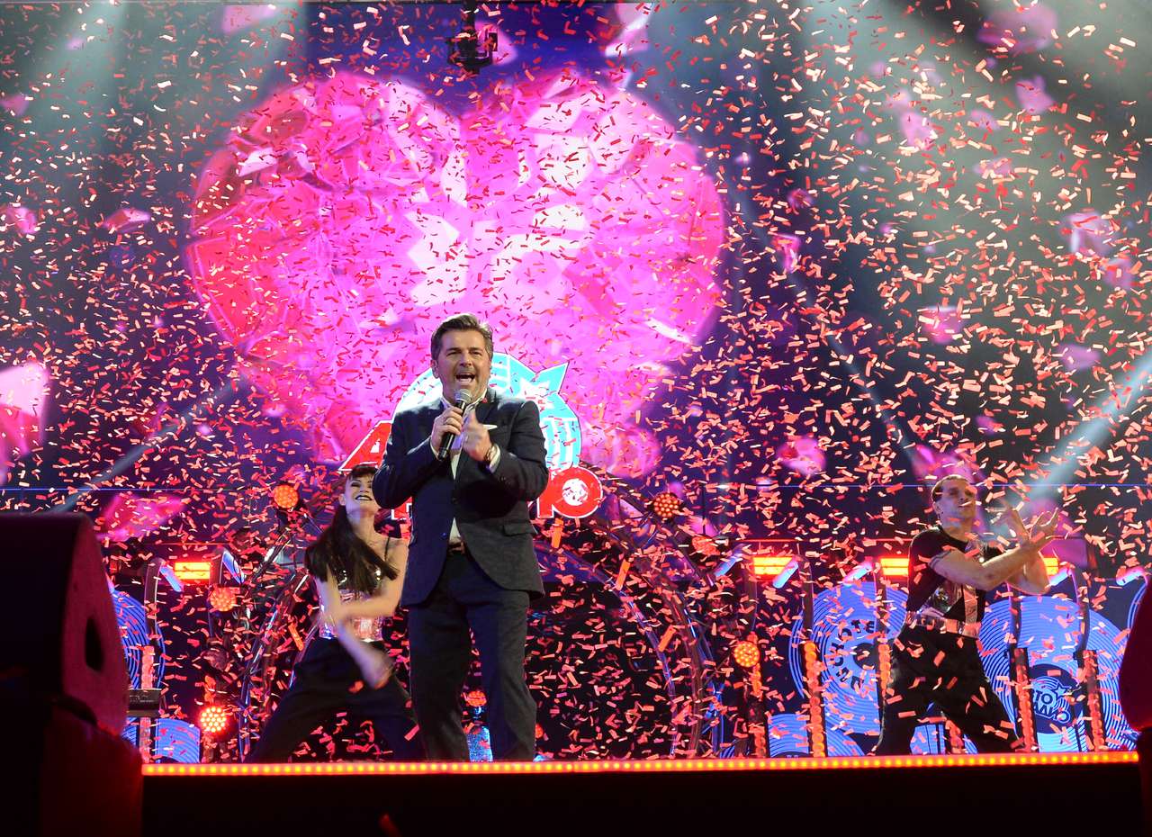 «Youre my heart, youre my soul», – поет Томас Андерс