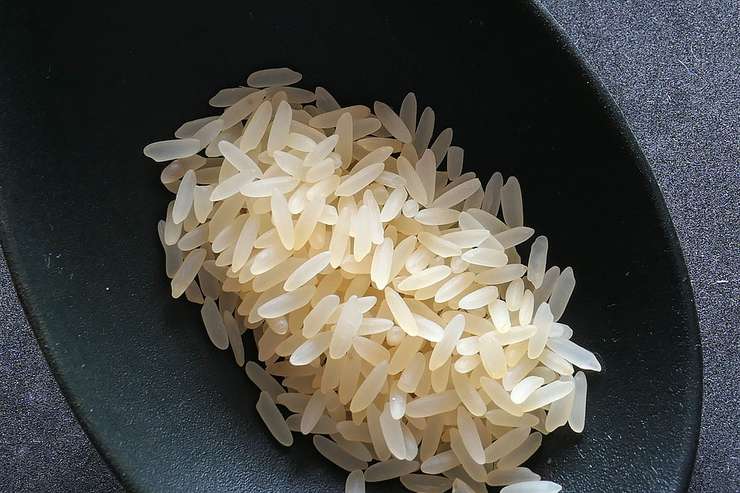 Длинный рис надо промывать особенно тщательно