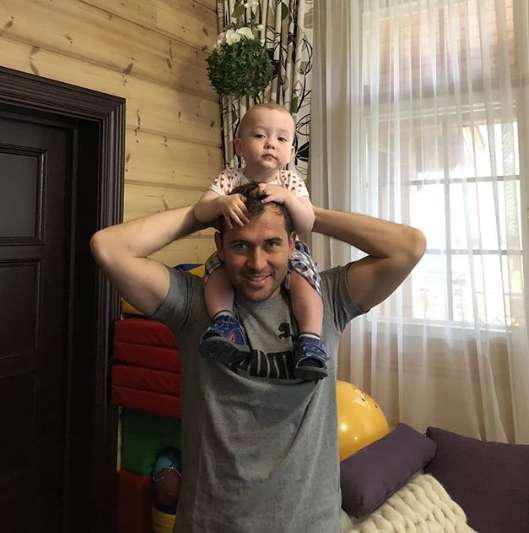 Александр Кержаков с сыном Артемием