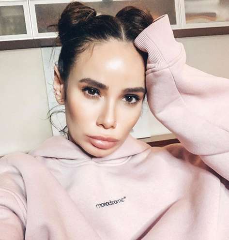 Айза Анохина