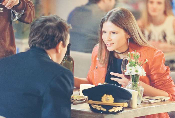 На съемках сериала «Улетный экипаж». На съемках сериала «Улетный экипаж».