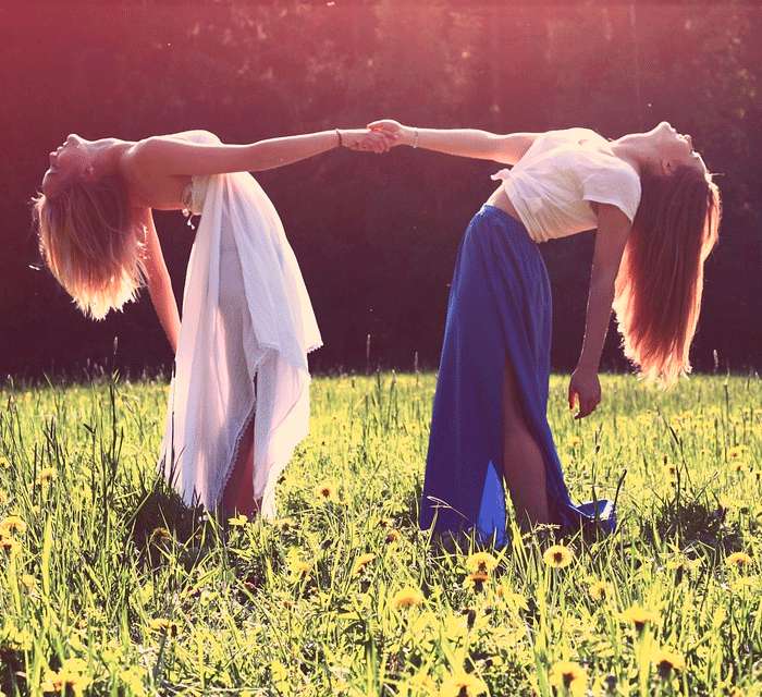 Суть женской дружбы не дано понять никому