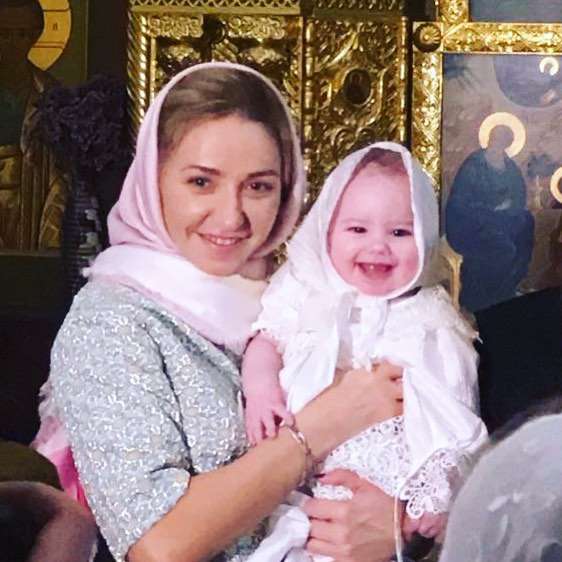 Татьяна Навка с крестницей